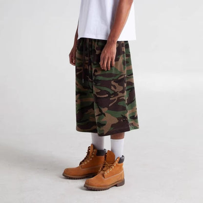 Loose-fitting capri cargo pants