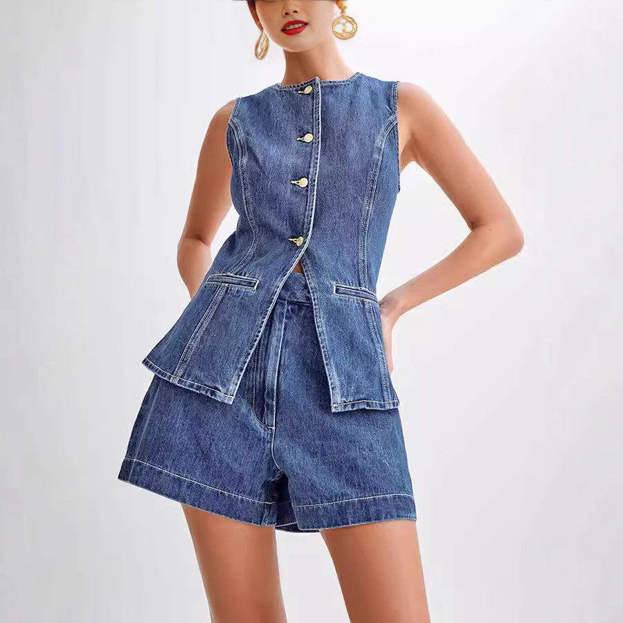 Fashionable and casual sleeveless high-waisted women's denim shorts