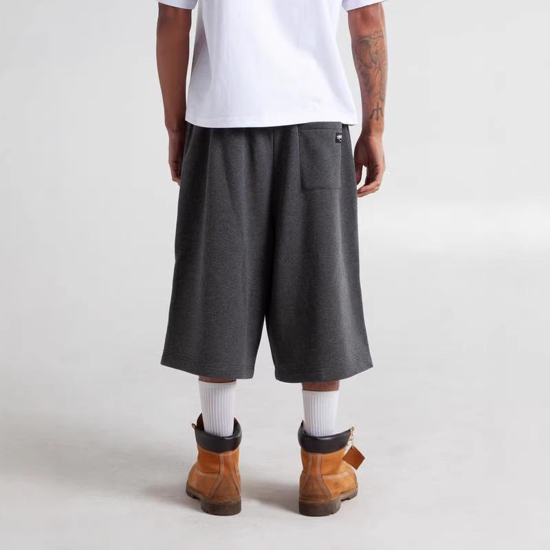 Loose-fitting capri cargo pants