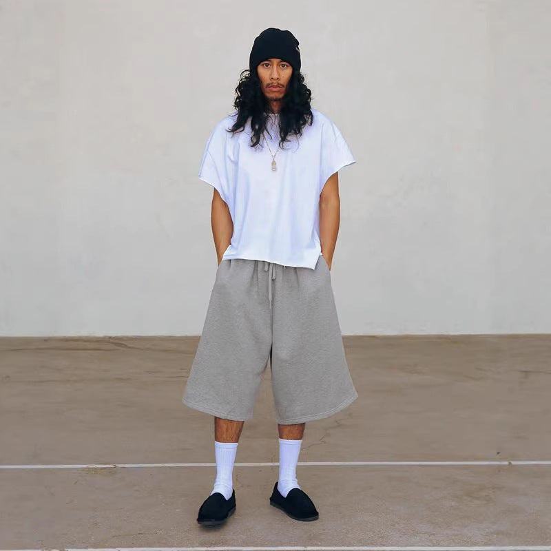 Loose-fitting capri cargo pants