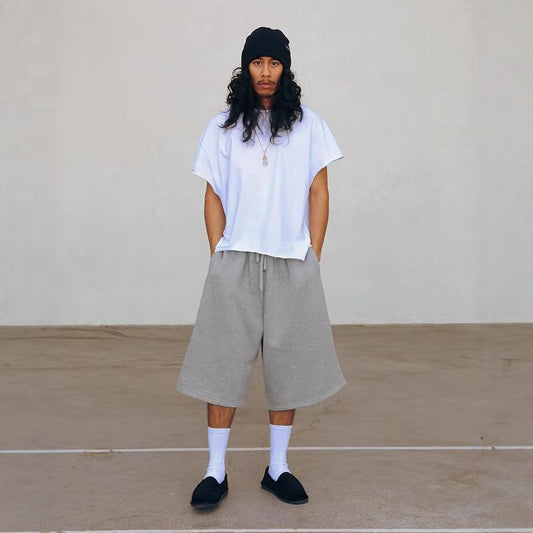 Loose-Fitting Capri Cargo Pants - Men's Trousers - photo 1