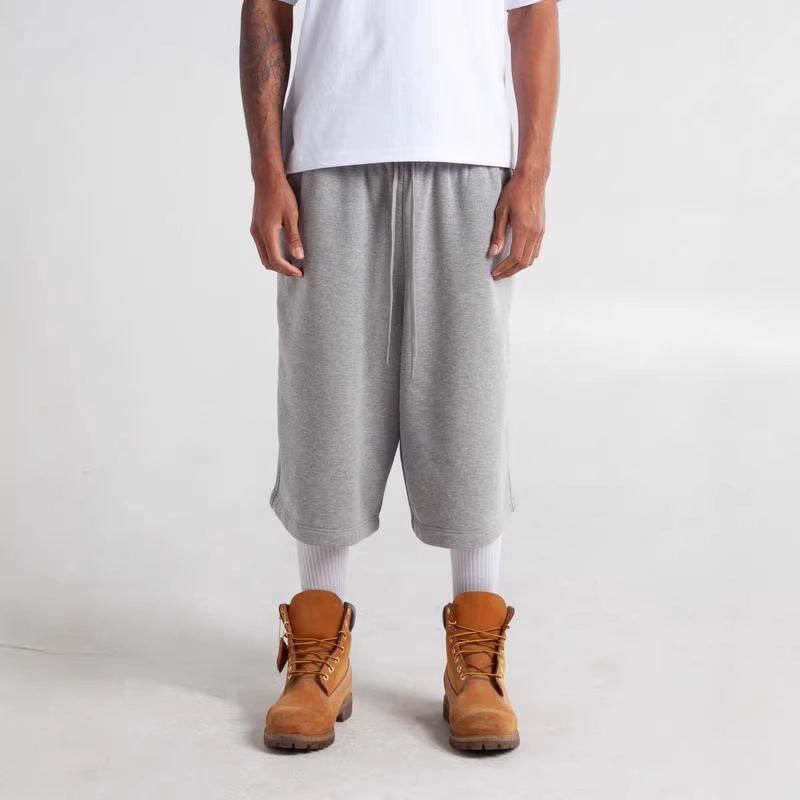Loose-fitting capri cargo pants